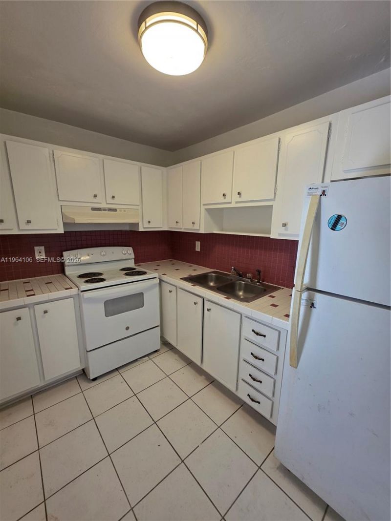 4731 NW 10th Ct , Unit 210, Plantation, FL 33313 Photo