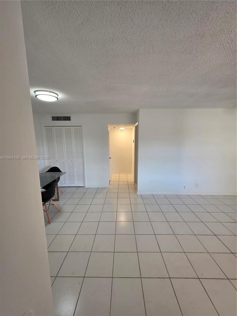 4731 NW 10th Ct , Unit 210, Plantation, FL 33313 Photo