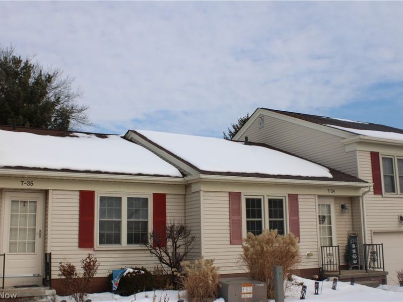 5279 Creekside Boulevard, Unit T34, Brunswick Hills, OH 44212 Photo 2