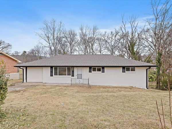 732 Roberta Drive, Rossville, GA 30741