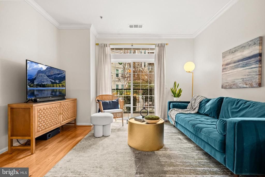 2321 25th Street S, Unit 2-106, Arlington, VA 22206 Main Photo