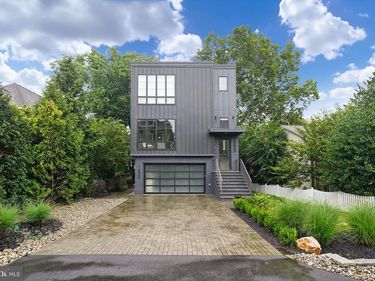 1452 BUENA VISTA AVENUE , MCLEAN, VA 22101