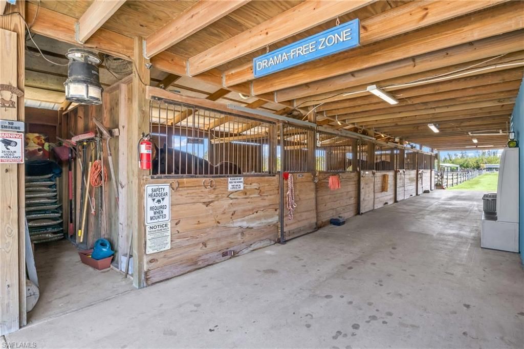 6050 Stringfellow Rd, Saint James City, FL 33956 Photo