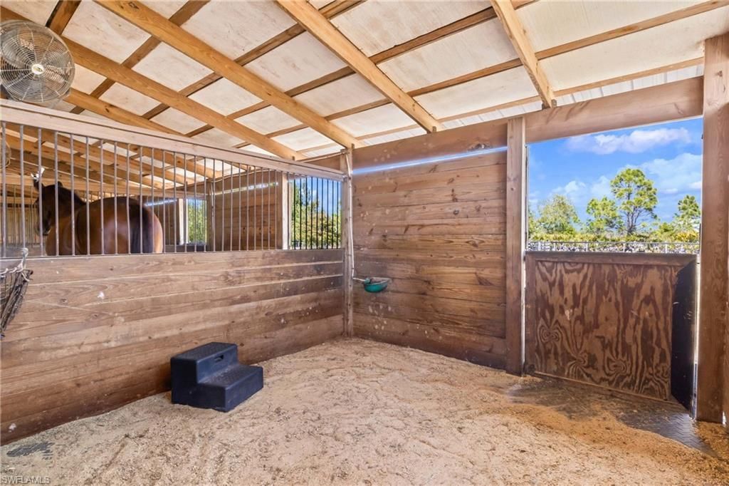 6050 Stringfellow Rd, Saint James City, FL 33956 Photo