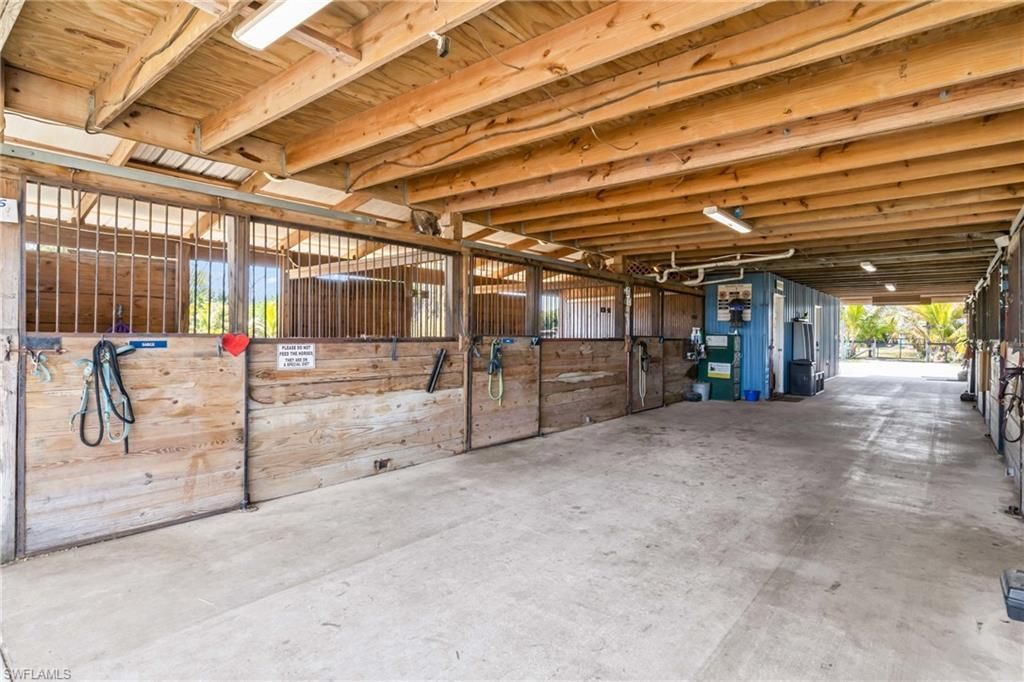 6050 Stringfellow Rd, Saint James City, FL 33956 Photo