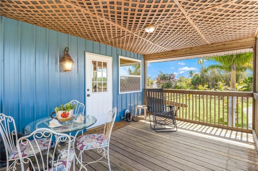 6050 Stringfellow Rd, Saint James City, FL 33956 Photo