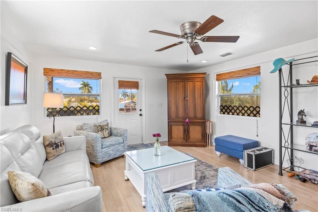 6050 Stringfellow Rd, Saint James City, FL 33956 Photo