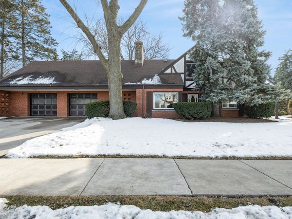 787 E Golf Road, Des Plaines, IL 60016