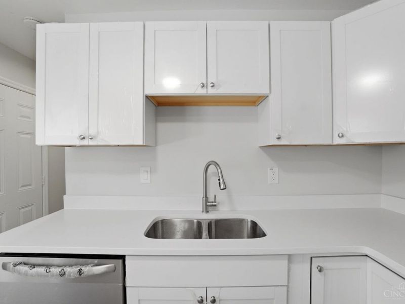 1876 Roosevelt Avenue, Cincinnati, OH 45240 Photo 10