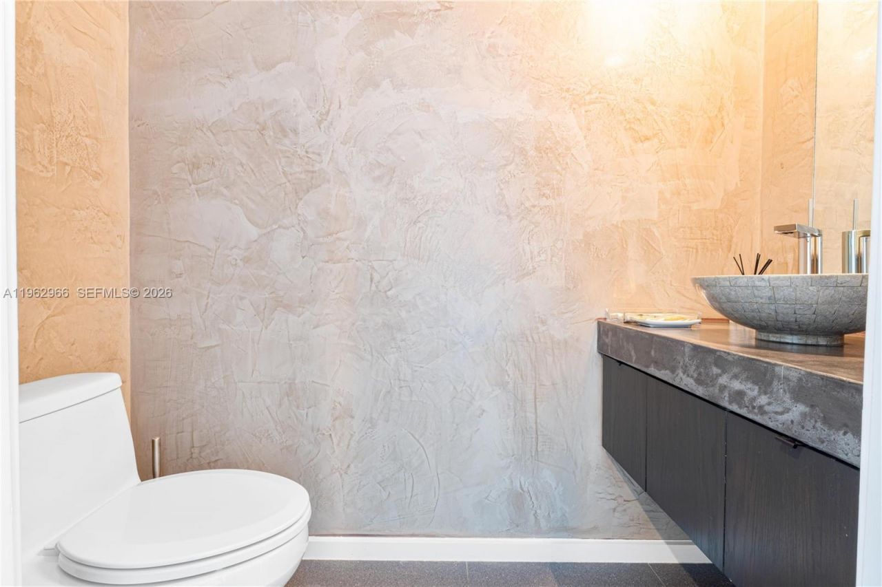 900 Brickell Key Blvd , Unit 1101, Miami, FL 33131 Photo