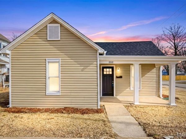 202 N 3rd Street, Elsberry, MO 63343