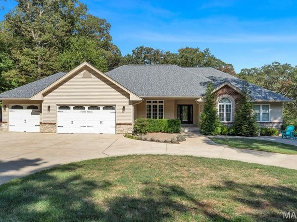 541 Woods Creek Drive, St Charles, MO 63348