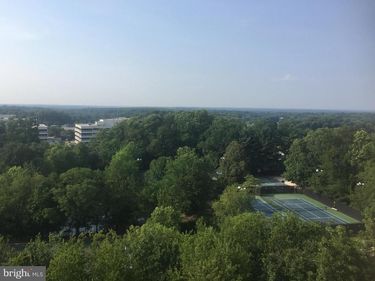 8380 GREENSBORO DRIVE, Unit 602, MCLEAN, VA 22102