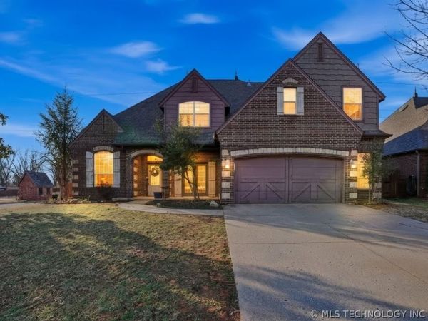 8702 E 110th Court, Tulsa, OK 74133