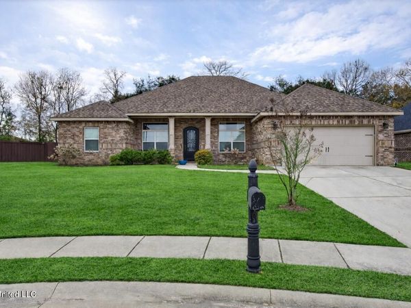 7961 Village Green Drive, Biloxi, MS 39532