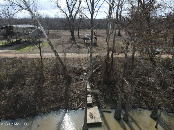 5700 Lake Mary Road, Woodville, MS 39669