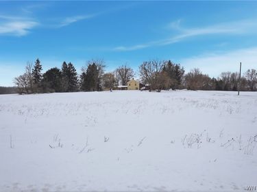 7127 Kinne Road, Lockport, NY 14094