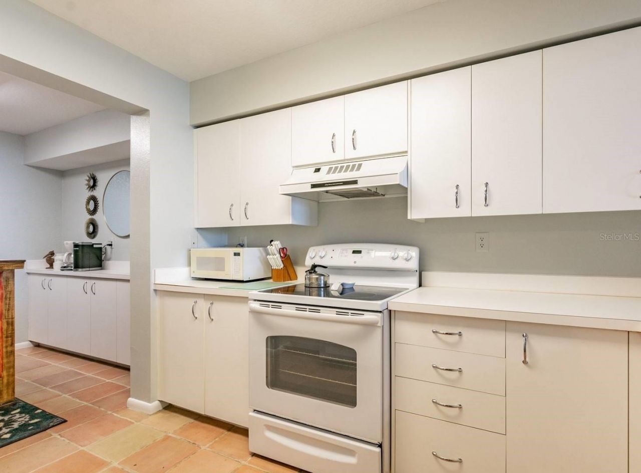 6085 Bahia Del Mar Circle, Unit 468, Saint Petersburg, FL 33715 Photo