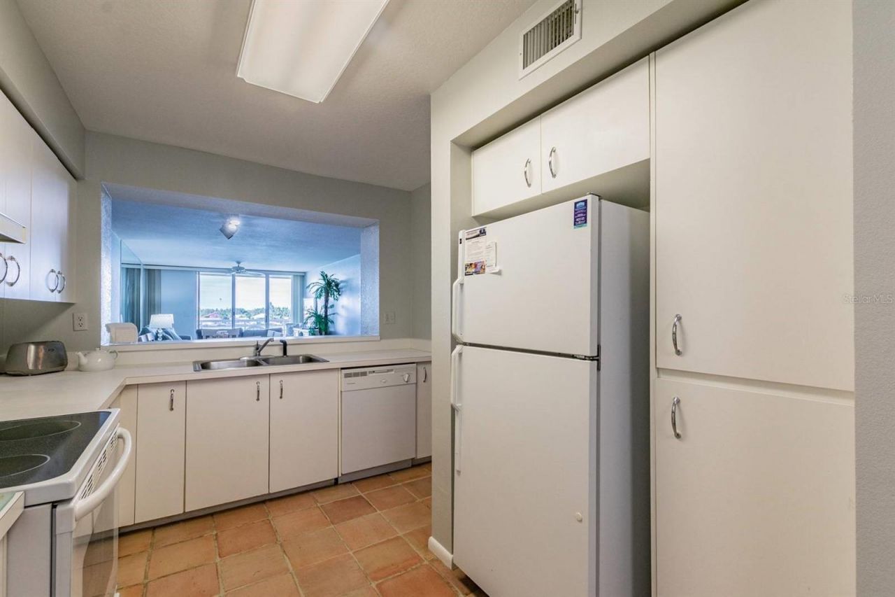 6085 Bahia Del Mar Circle, Unit 468, Saint Petersburg, FL 33715 Photo