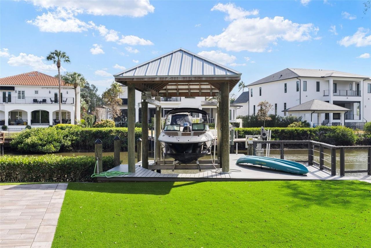 5018 S The Riviera Street, Tampa, FL 33609 Photo