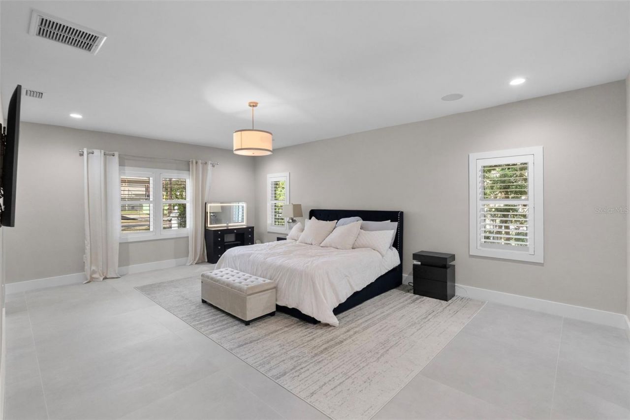 5018 S The Riviera Street, Tampa, FL 33609 Photo