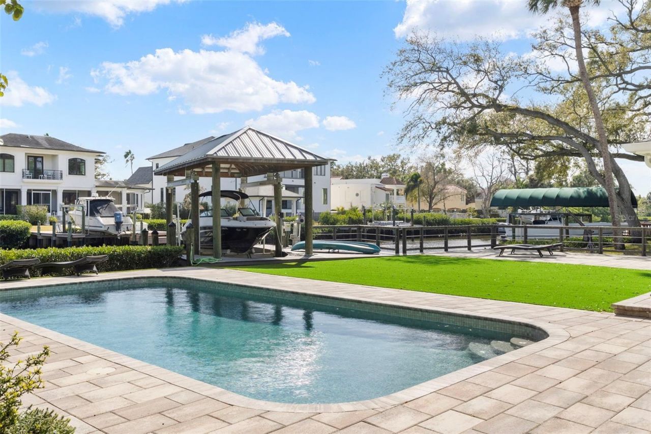 5018 S The Riviera Street, Tampa, FL 33609 Photo