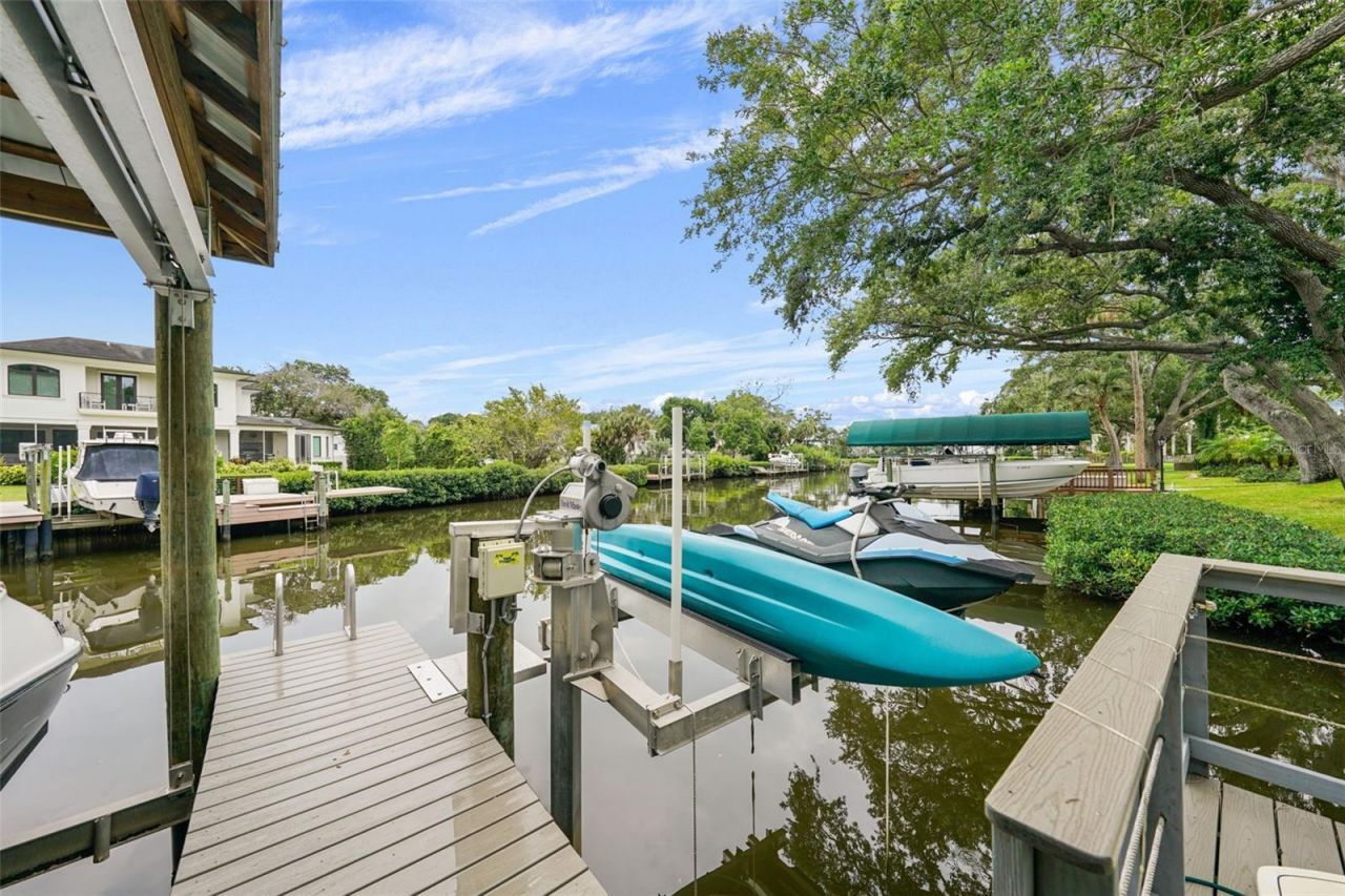 5018 S The Riviera Street, Tampa, FL 33609 Photo