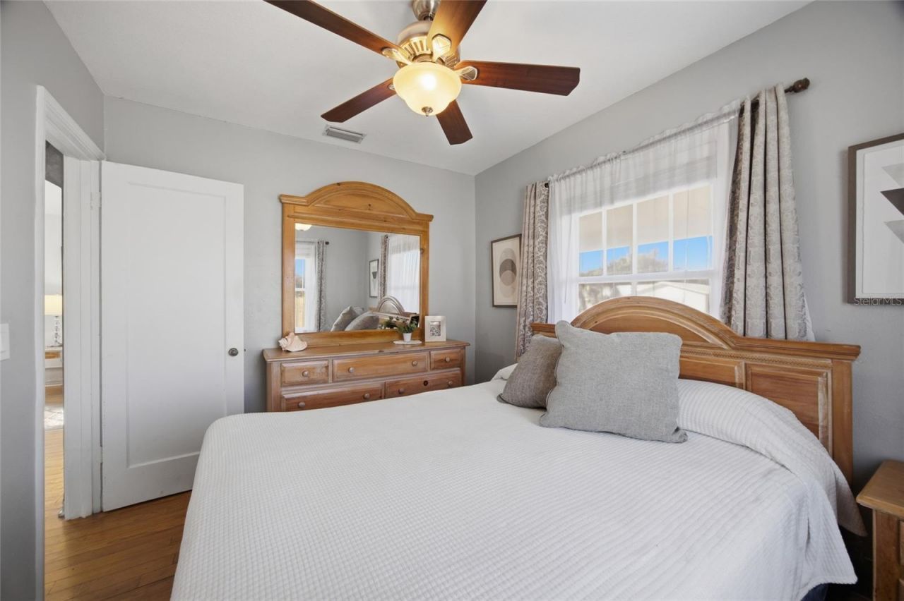 5824 Gulfport Blvd S, Gulfport, FL 33707 Photo