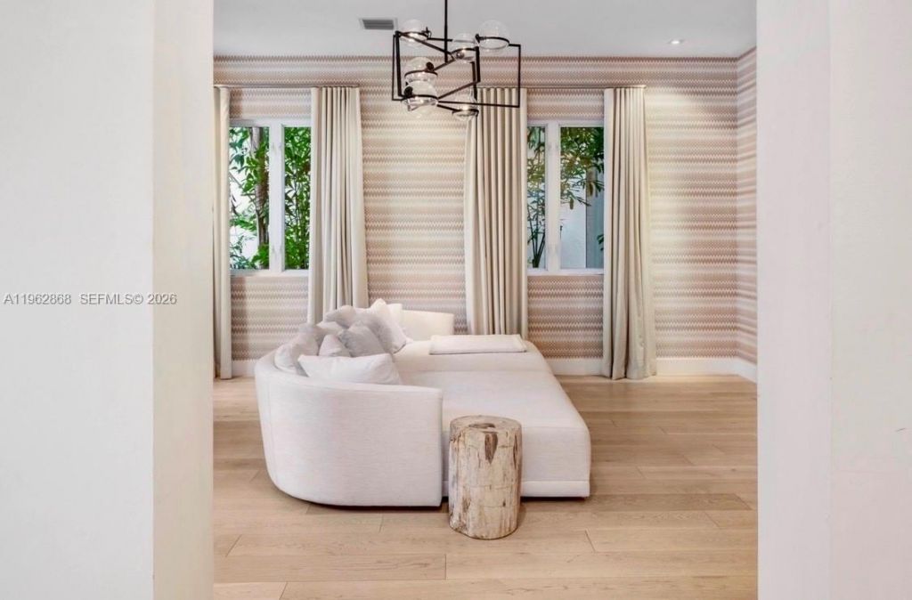 745 NE 77th St , Miami, FL 33138 Photo