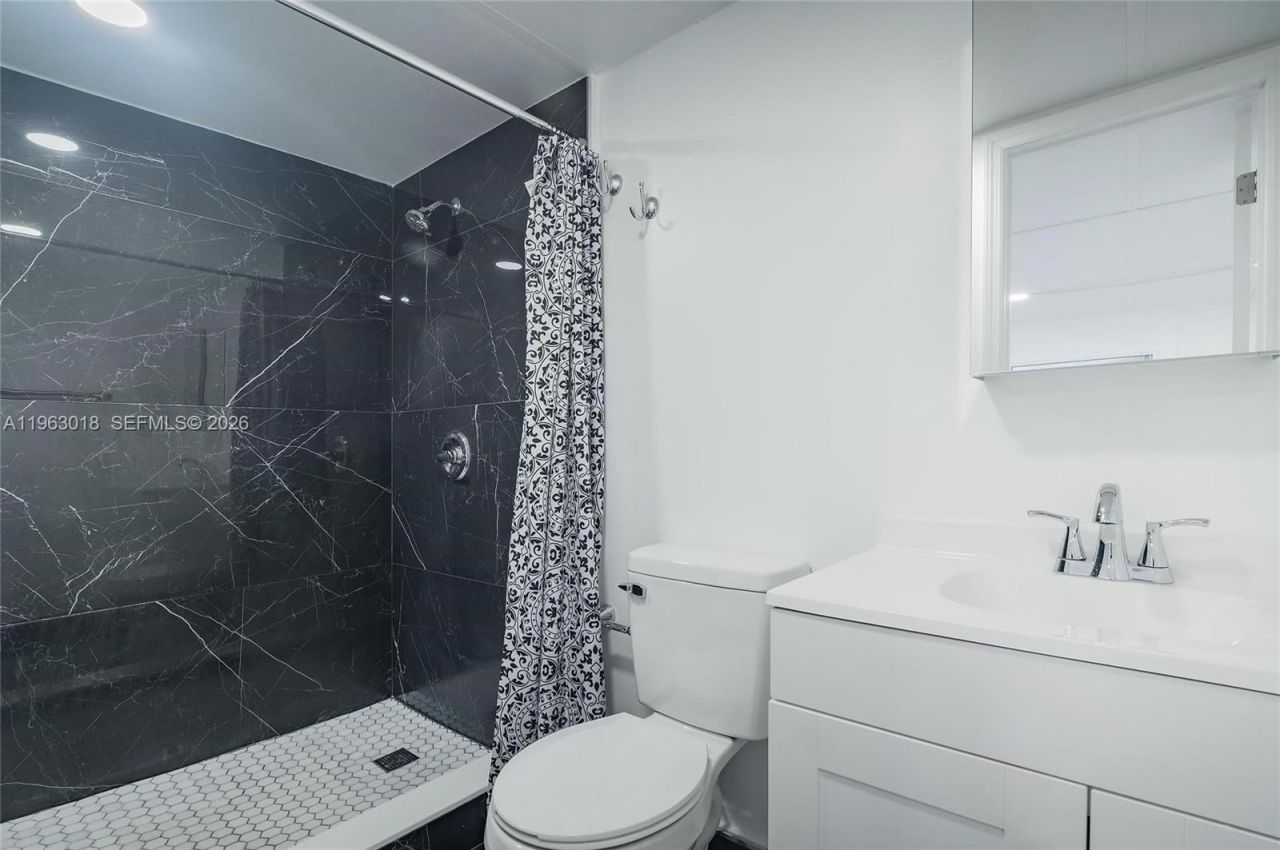 595 NW 139th Ter , Unit 2, North Miami, FL 33168 Photo