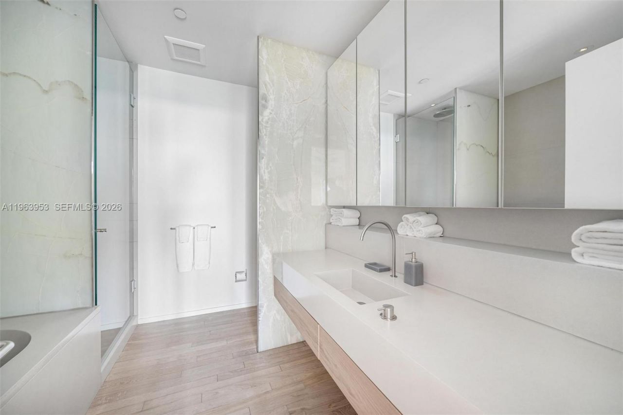 2901 Collins Ave , Unit 1501, Miami Beach, FL 33140 Photo