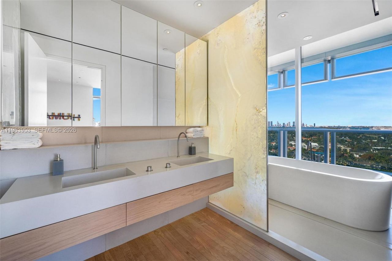 2901 Collins Ave , Unit 1501, Miami Beach, FL 33140 Photo