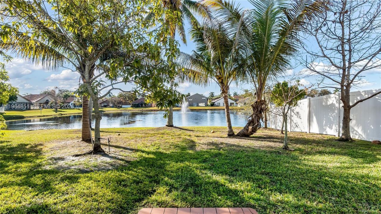 12134 NW 35th St, Sunrise, FL 33323 Photo