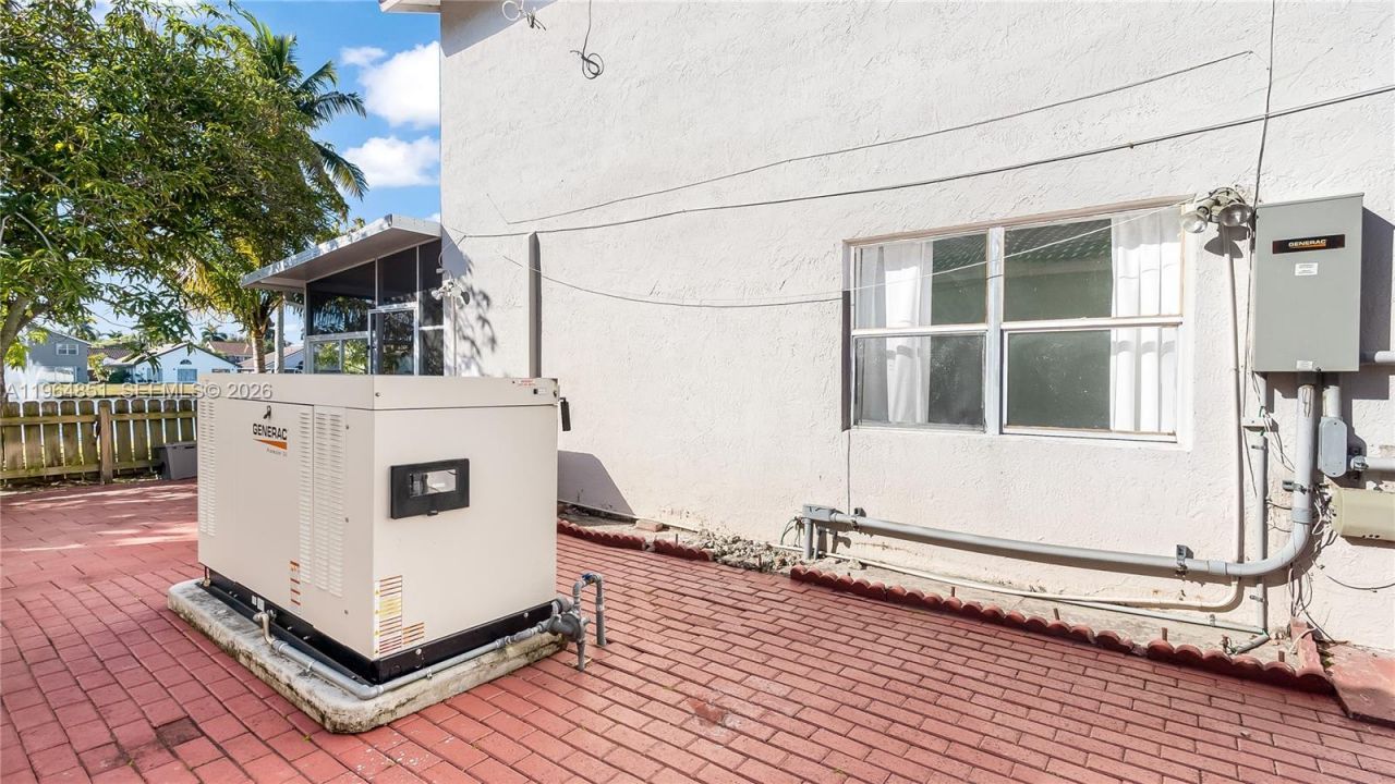 12134 NW 35th St, Sunrise, FL 33323 Photo