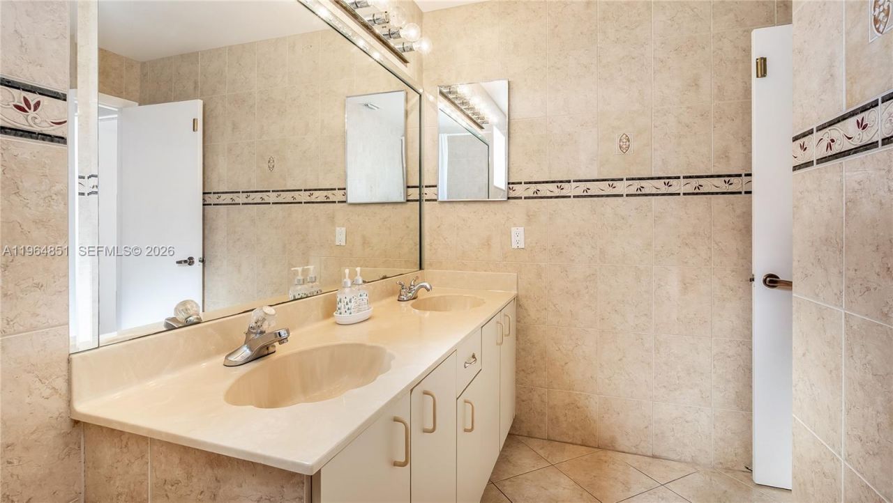 12134 NW 35th St, Sunrise, FL 33323 Photo