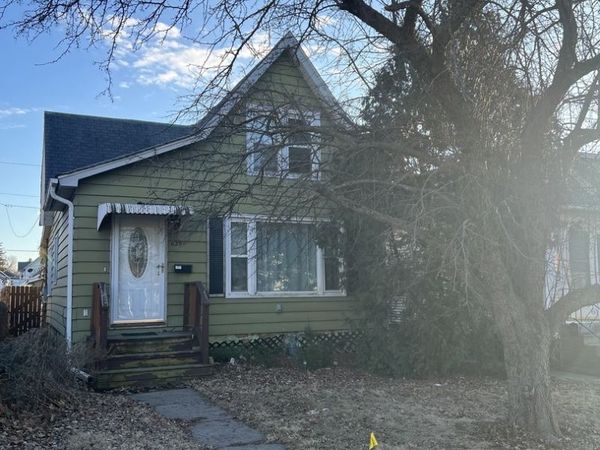 629 2nd Avenue S, Clinton, IA 52732