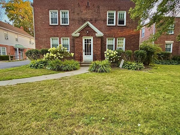 2224 Crescent Road, Unit 4, Niskayuna, NY 12309