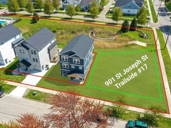 901 St Joseph Street, South Haven, MI 49090