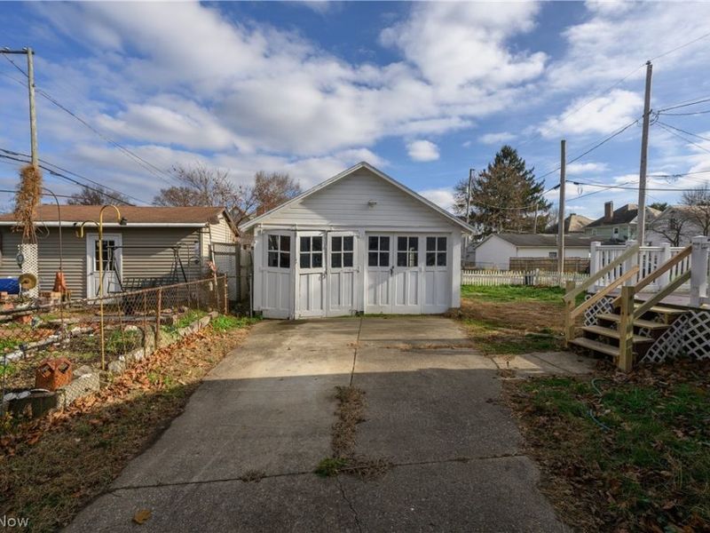 219 5th Drive NW, New Philadelphia, OH 44663 Photo 3