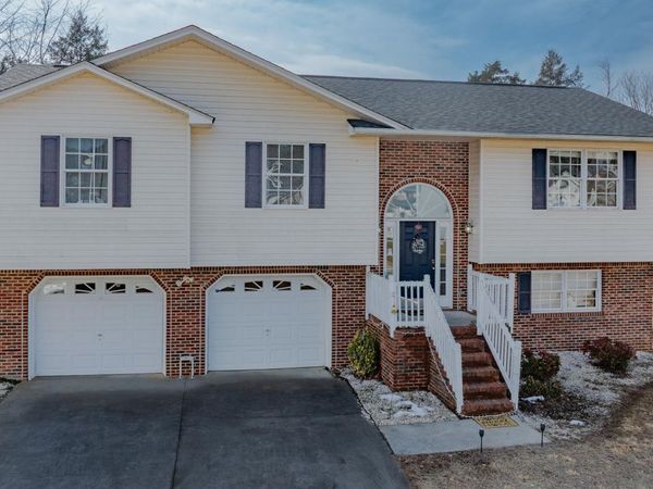 149 Ashley Dr, Mount Carmel, TN 37645