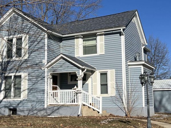 423 W Spring Street, New Hampton, IA 50659