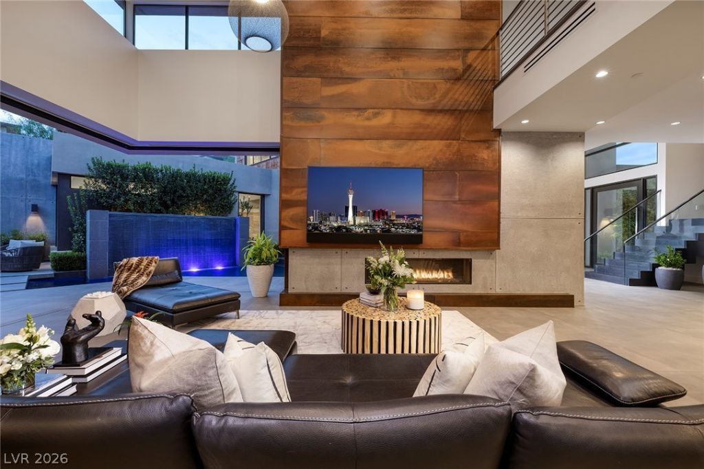 21 Drifting Shadow Way, Las Vegas, NV 89135 Main Photo