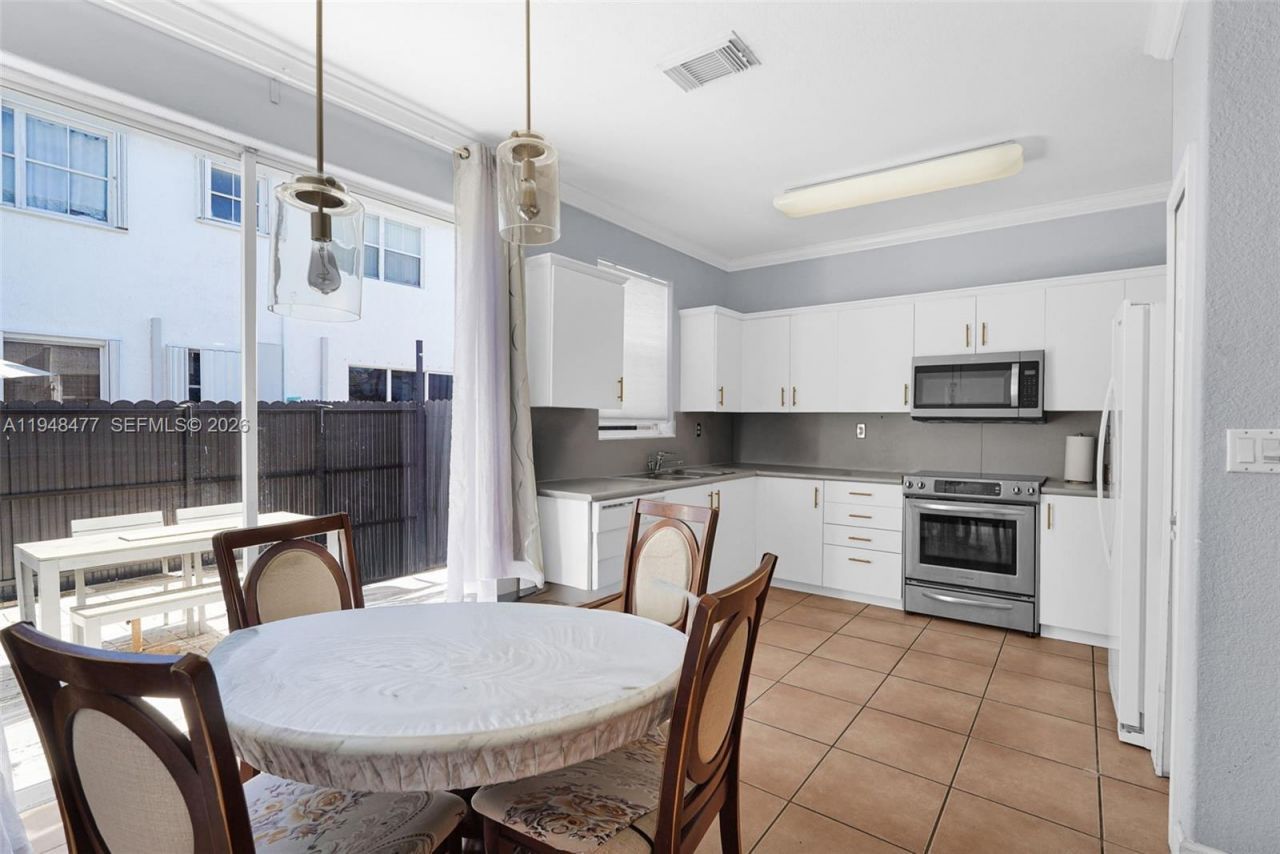 5420 NW 107 Ave , Unit 302, Doral, FL 33178 Photo