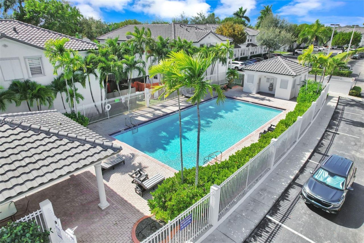 5420 NW 107 Ave , Unit 302, Doral, FL 33178 Photo