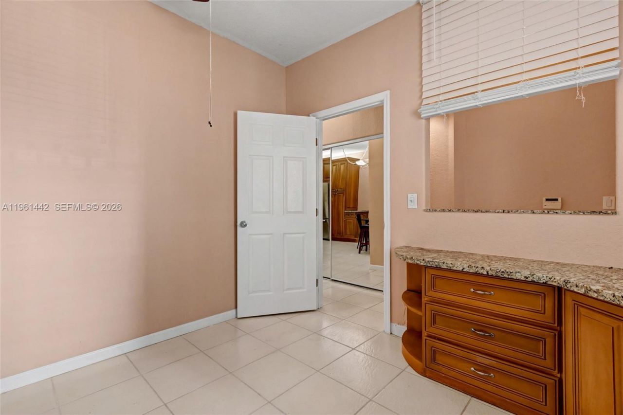 7727 Southampton Ter, Unit 311, Tamarac, FL 33321 Photo