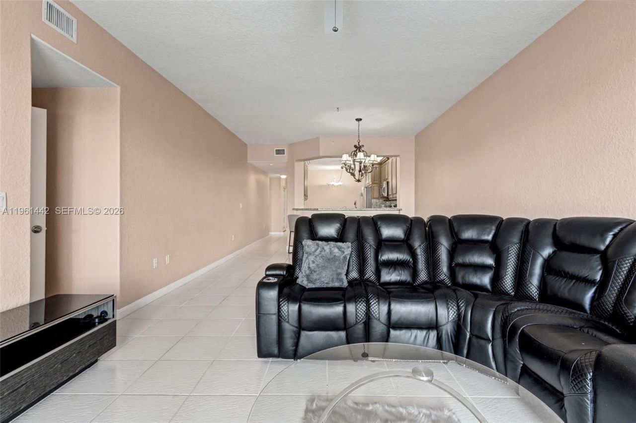 7727 Southampton Ter, Unit 311, Tamarac, FL 33321 Photo