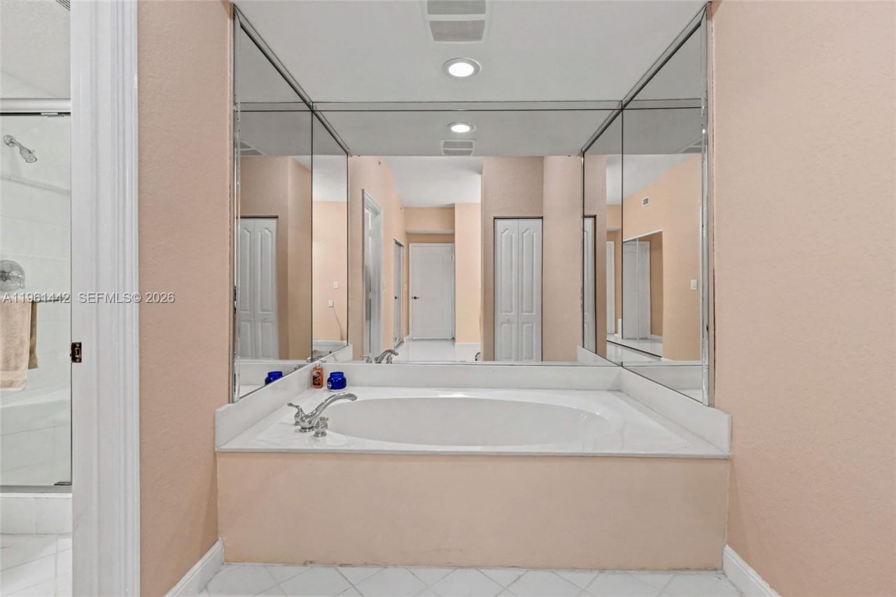 7727 Southampton Ter, Unit 311, Tamarac, FL 33321 Photo