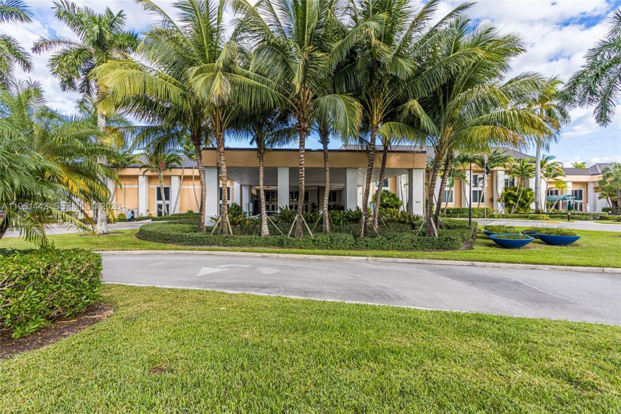 7727 Southampton Ter, Unit 311, Tamarac, FL 33321 Photo