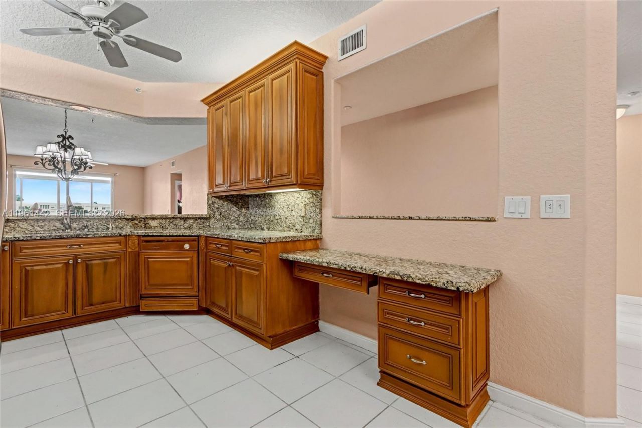 7727 Southampton Ter, Unit 311, Tamarac, FL 33321 Photo