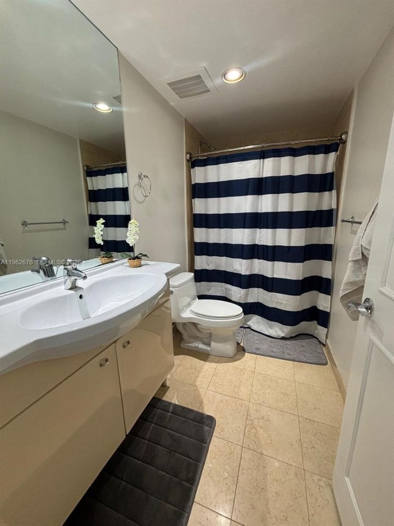 1830 S Ocean Dr, Unit 2004, Hallandale Beach, FL 33009 Photo